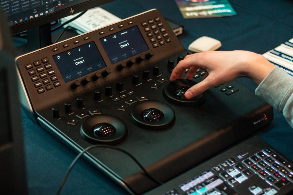 control panel, color grading, device, technology, digital, colorist, editor, professional colorist, hardware panel, hardware controls, davinci resolve mini panel, closeup, color grading, color grading, color grading, color grading, color grading, editor, editor, editor